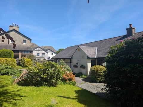 low howe Cottage in Coniston external front