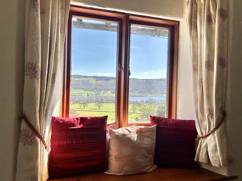 Brmable Cottage Coniston lake view from bedroom 1
