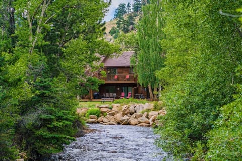 A pic of the river during the summer