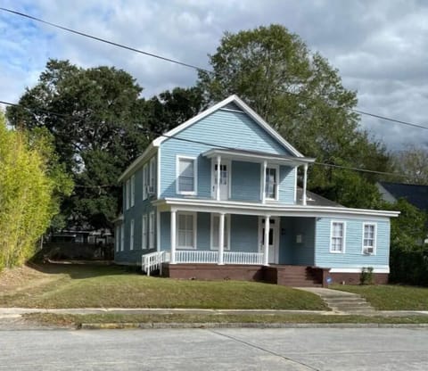 Apartment building with 3 units - Club Calloway is on the first floor

