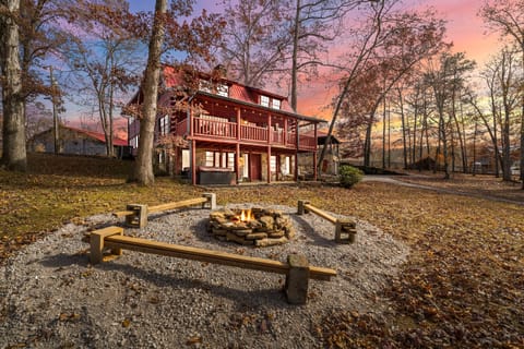 Big Ponderosa, complete with water front fire pit.