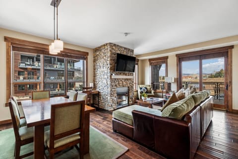 Living and Dining Area