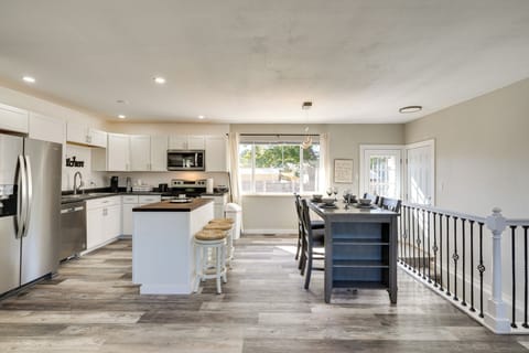 House (6 Bedrooms) | Interior