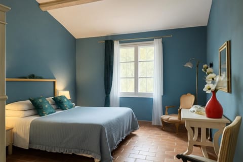 Down comforters, memory foam beds, desk, blackout drapes