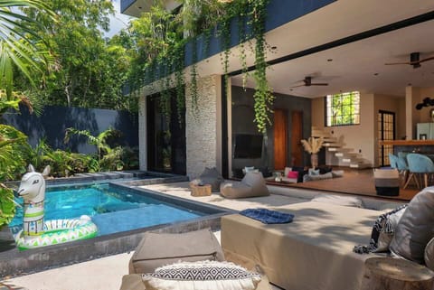 Outdoor-Indoor area