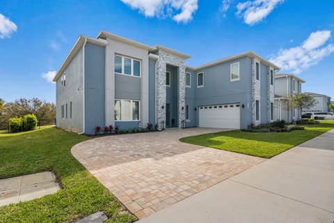 Beautiful house with plenty of parking