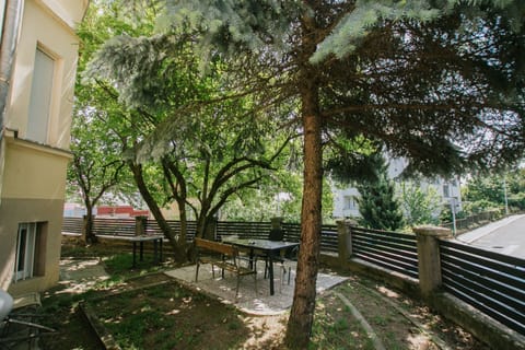 Basic Apartment | Terrace/patio