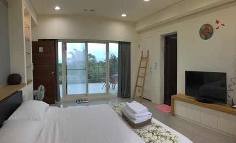 Double Room (Shared Balcony, No.5) | Individually decorated, individually furnished, blackout drapes