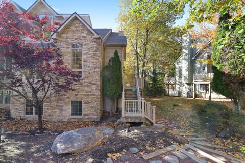 Gorgeous end unit overlooking the tennis courts w winter views of BigBoulder
