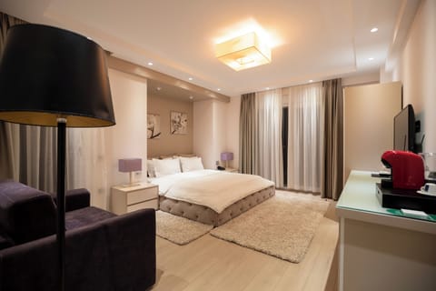 Deluxe Double Room | Desk, soundproofing, iron/ironing board, free WiFi