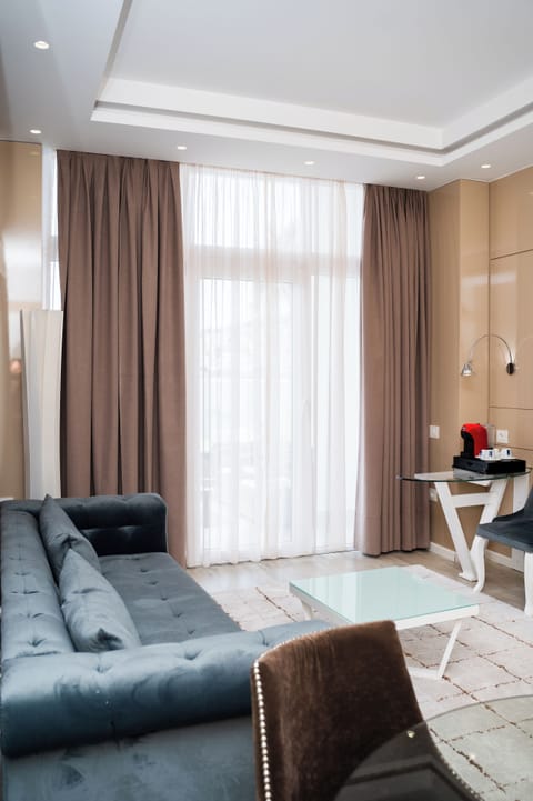 Superior Suite | Desk, soundproofing, iron/ironing board, free WiFi