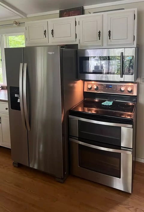 Fridge has ice maker, and 3 step water filtration system. 