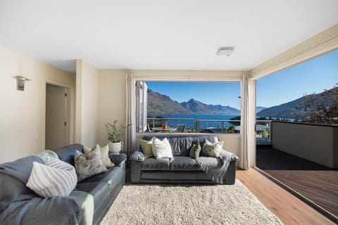 Panoramic views of Lake Wakatipu and the Remarkables from Alpine Lakeview 9A Queenstown