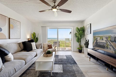Bright and modern living room to relax with family.