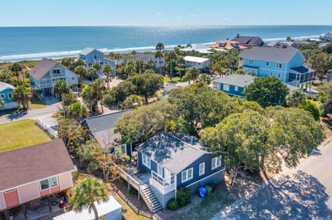 2 Houses for the price of 1 with close beach access. Welcome to 404 West Ashley!