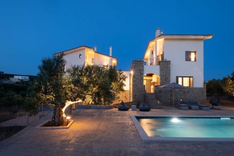 House, Smoking | 7 bedrooms, desk