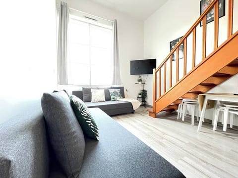 ed548889-3ac6-43ee-b5e4-163e9614ae60