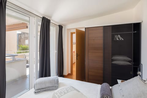 Apartment (Apartment1) | 2 bedrooms, desk, laptop workspace, iron/ironing board
