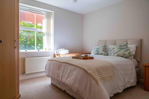 Apartment | 2 bedrooms, desk, iron/ironing board, free WiFi