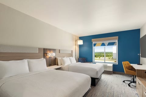 Desk, blackout drapes, iron/ironing board, free WiFi