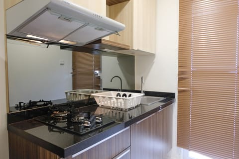Apartment | Private kitchen | Full-size fridge, stovetop