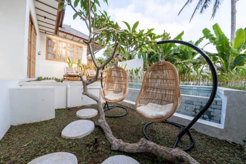 Garden,Seating area,Patio