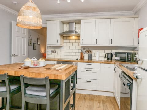 Fridge, dishwasher, electric kettle, toaster