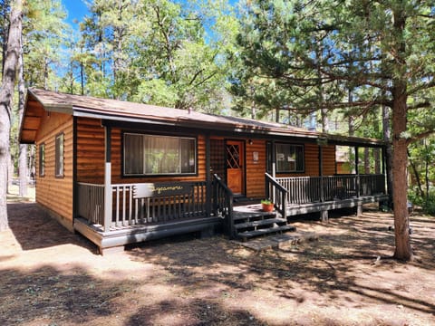 The Sycamore Cabin with Large Front Porch