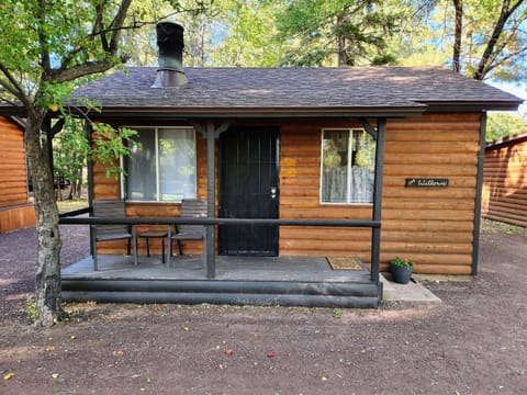 The Willows Cabin at Lazy Oaks Resort