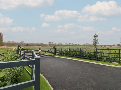 Cottage | Property grounds