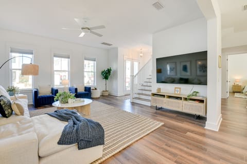 Miramar Beach Vacation Rental | 4BR | 5BA | 1 Exterior Step Required