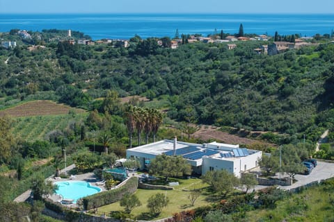 Garden, Pool, Scenic View