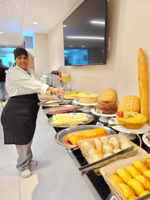 Free daily buffet breakfast
