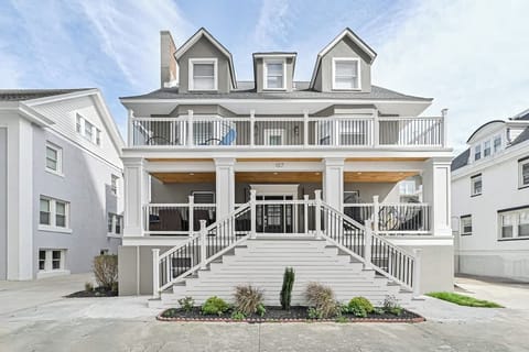 Beach block 3rd house on Austin Ave.