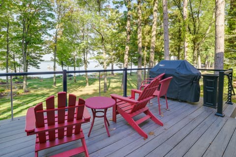 Roscommon Vacation Rental | 6BR | 3BA | 3,000 Sq Ft | Stairs Required