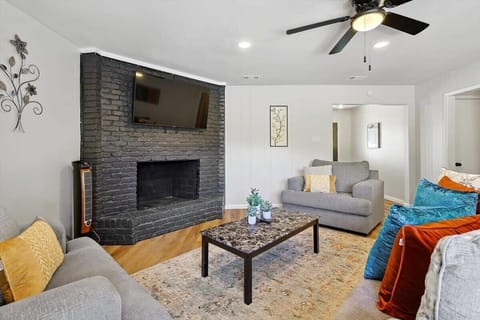 Quiet and tranquil, this adorable countryside bungalow is perfect for those looking for a serene escape away from the hustle and bustle of busy city life.