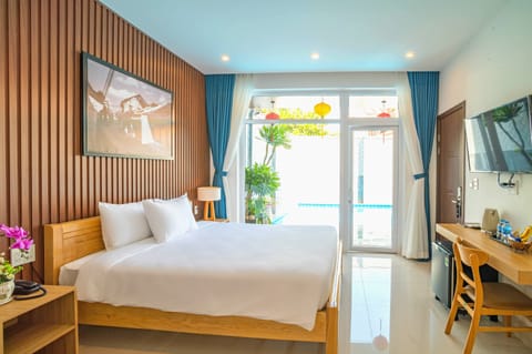 Deluxe Double Room, 1 King Bed, Balcony, City View | Premium bedding, Select Comfort beds, minibar, in-room safe