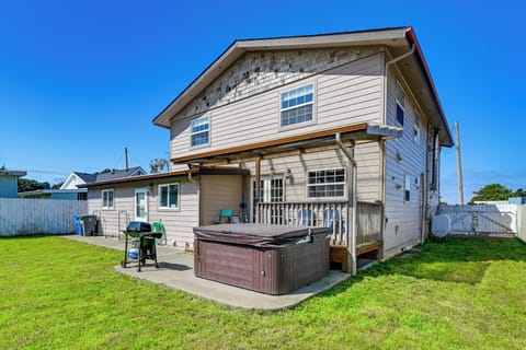 Crescent City Vacation Rental | 5BR | 3BA | 2,600 Sq Ft | 2 Steps to Enter