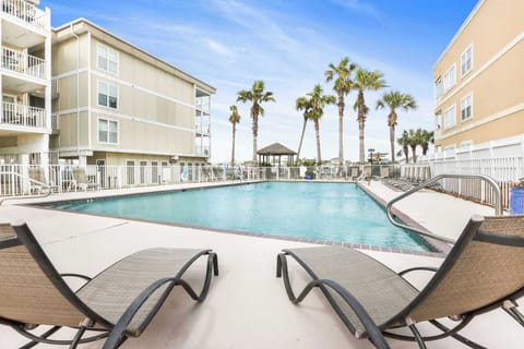 Pool Side Hangout 