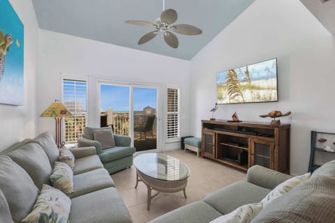 Vaulted Ceiling and Spacious Living Space 