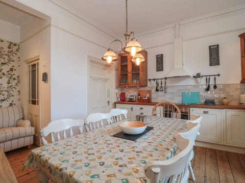 Fridge, dishwasher, electric kettle, toaster