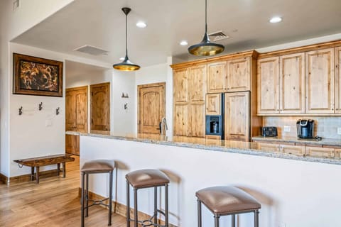 169825451149-2043-10