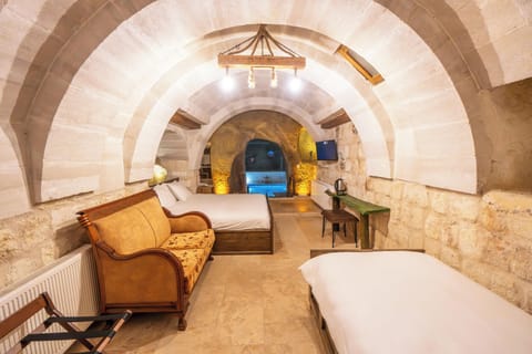 Junior Suite | Egyptian cotton sheets, premium bedding, Select Comfort beds