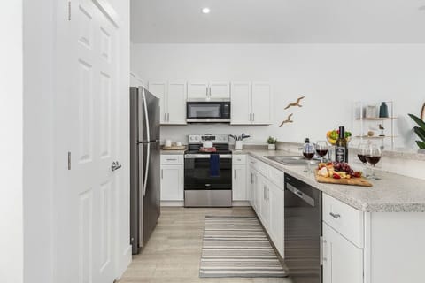 This kitchen has all the modern conveniences