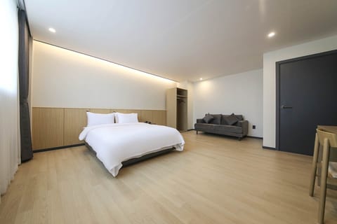 Deluxe Double Room | Premium bedding, desk, soundproofing, iron/ironing board