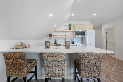 Signature Suite, 4 Bedrooms | Private kitchen | Full-size fridge, microwave, oven, stovetop