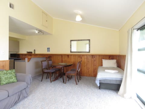 Family Apartment | Free WiFi, bed sheets