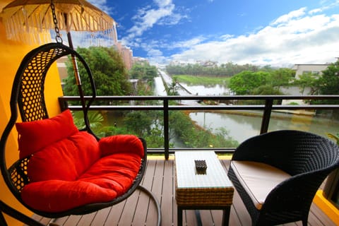 Deluxe Double Room, River View | Balcony