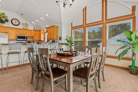 Dining Area - Top Level