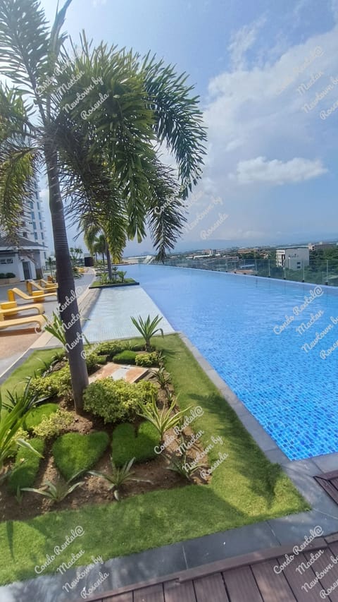 Infinity pool